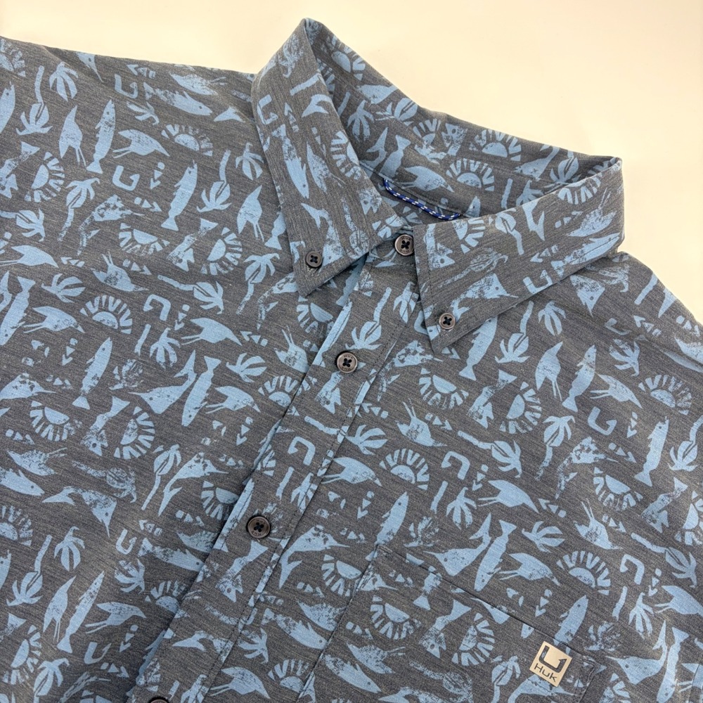 Huk Fishing Shirt Men XL Blue Nautical Fish Print Short Sleeve Stretch Button Up